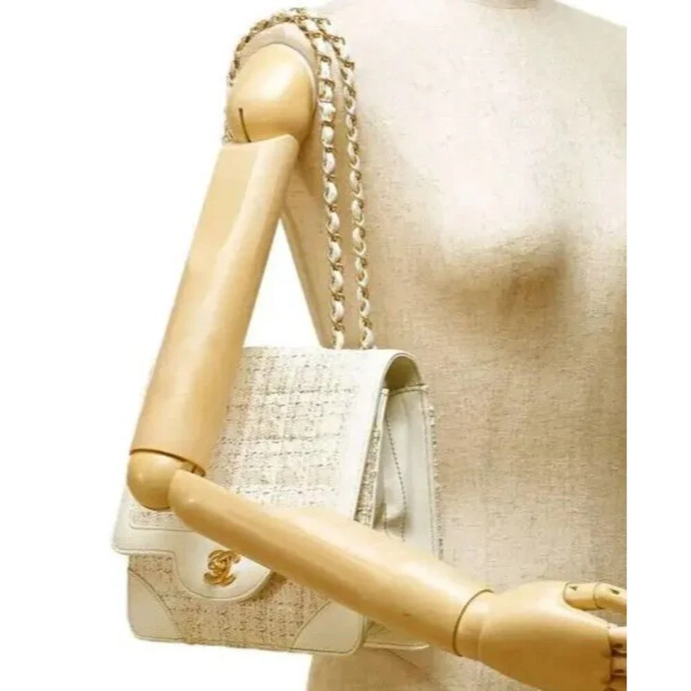 Women Designer Chanel Vintage Flap White Leather &Tweed Shoulder Bag